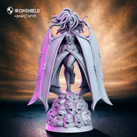 Salanith fliegende Medusa mit Flügeln Frau Fledermaus auf einem Haufen schreiender Gesichter für Dnd Figur Druck 3D Harz 12k 32mm Miniaturen Figuren Mini