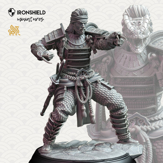 Samurai der Schlange – Kazuhira Orochi-Figur + Sockeldruck 3D 12k Miniatur Geschenkidee | Dungeons & Dragons | Tabletop | DM Stash