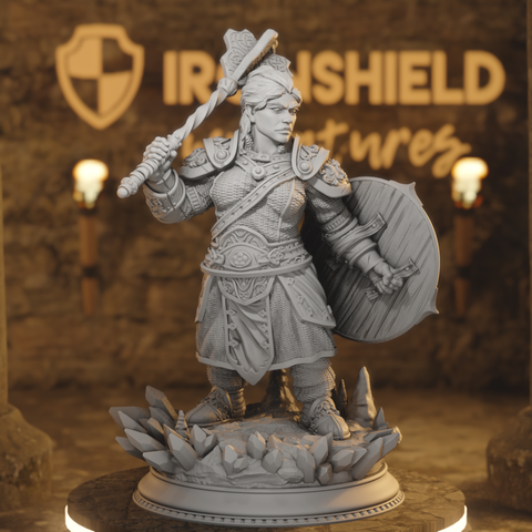 Kilda - Dwarf War Cleric Figure