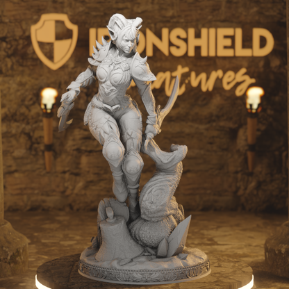 Master of Poisoned Talons - Orlena Figure + Base print 3d 12k dnd miniature DnD miniature 3D printed resin tabletop RPG figure front view