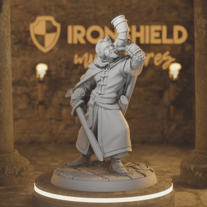 Orlando Bogamir Human Bard Fighter Horn — 360° rotating view of 3D printed DnD miniature