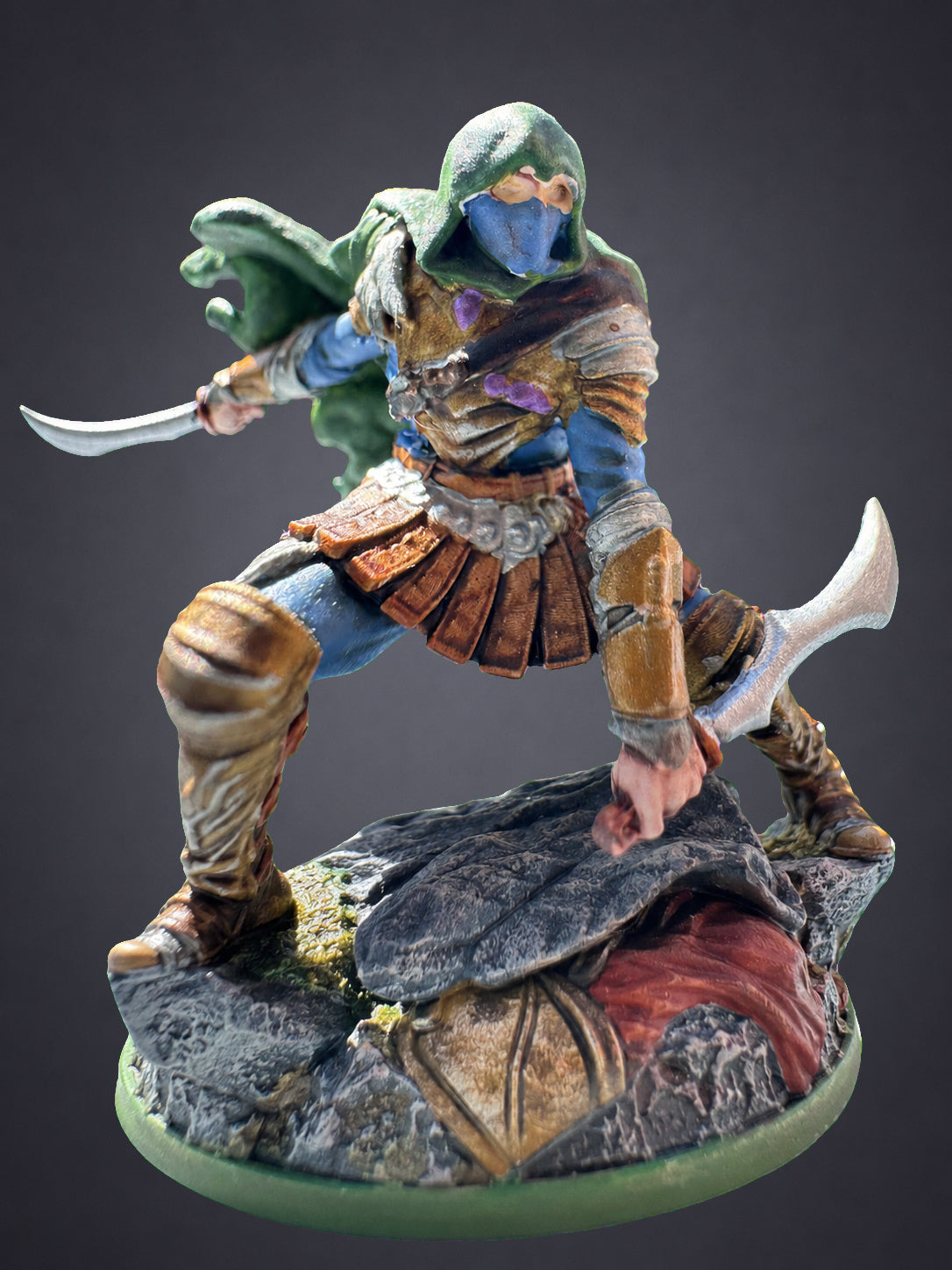 Serran hand-painted Master Assassin Rogue green cloak edition - 32mm resin DnD tabletop RPG miniature